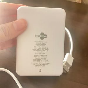 BlueHive Portable Charger